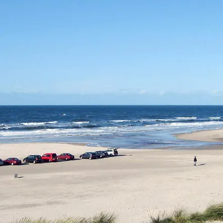 Three-bedroom Holiday In 2 Holiday home