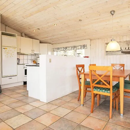 Holiday home Three-bedroom Holiday In 2