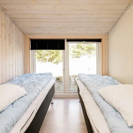 Three-bedroom Holiday In 2 Holiday home